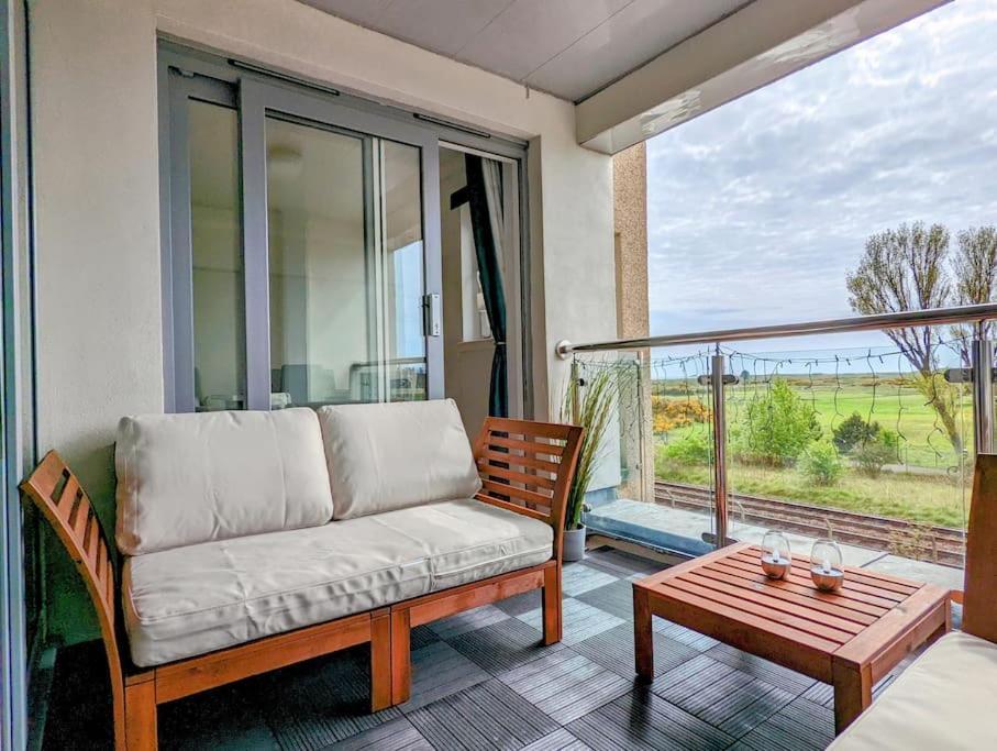 Beautiful 2 Bedroom Flat Overlooking Golf Course Carnoustie Kültér fotó