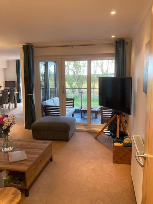 Beautiful 2 Bedroom Flat Overlooking Golf Course Carnoustie Kültér fotó