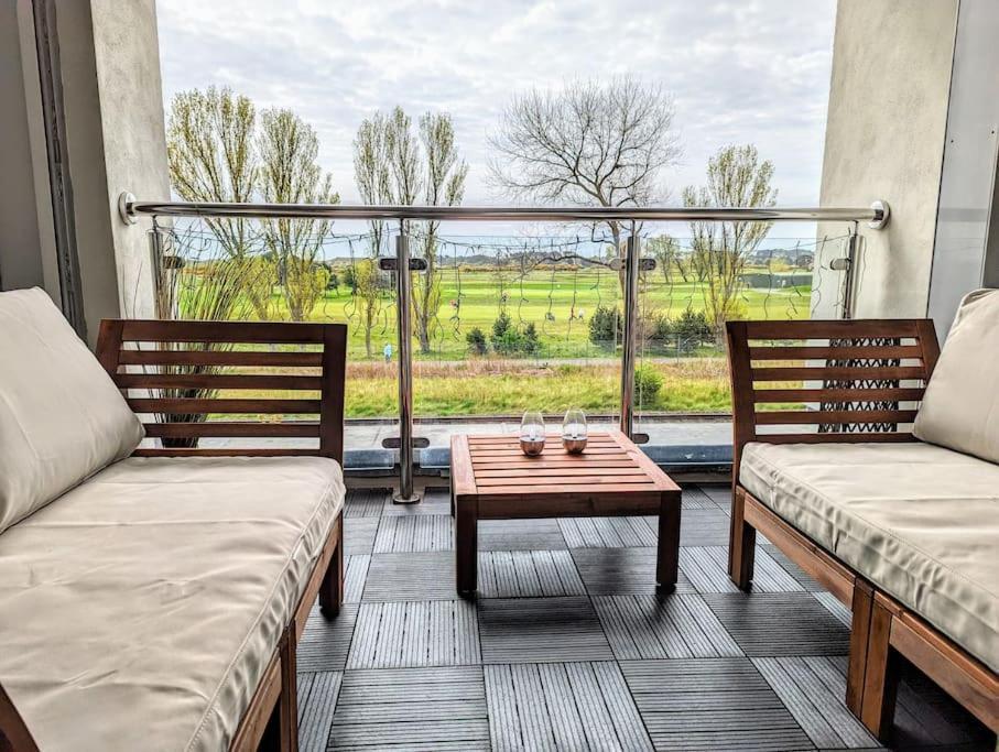 Beautiful 2 Bedroom Flat Overlooking Golf Course Carnoustie Kültér fotó