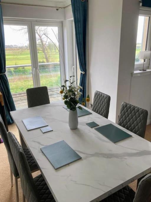 Beautiful 2 Bedroom Flat Overlooking Golf Course Carnoustie Kültér fotó